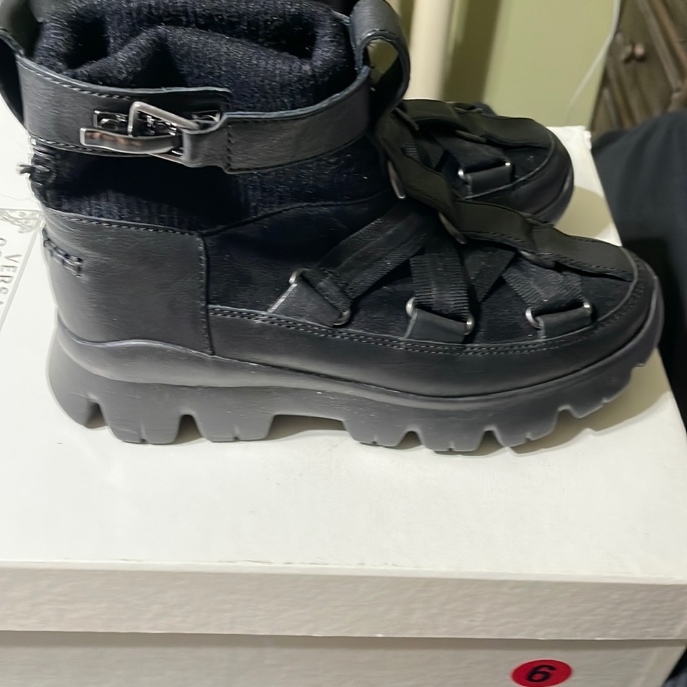 UGG boots! Gorgeous boots. Size5.5.